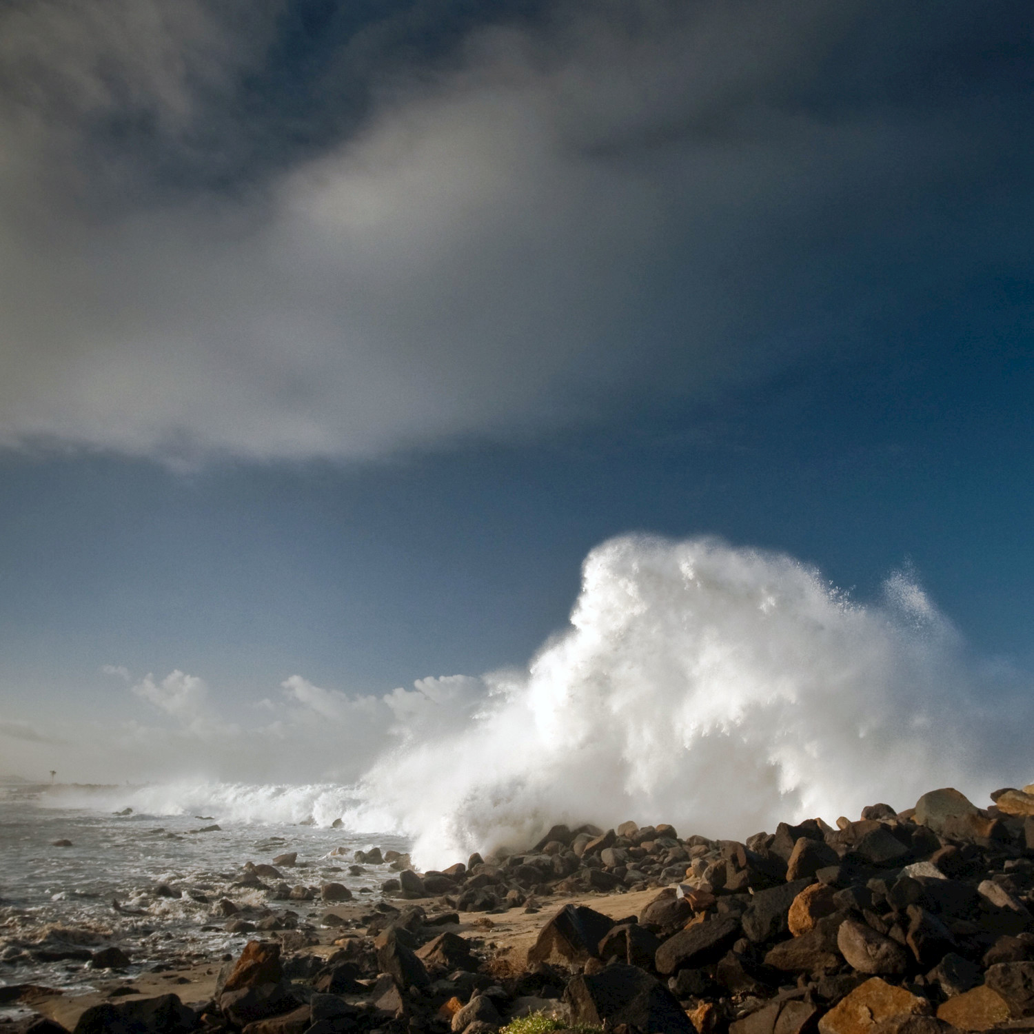 Breakwater Waves - Single