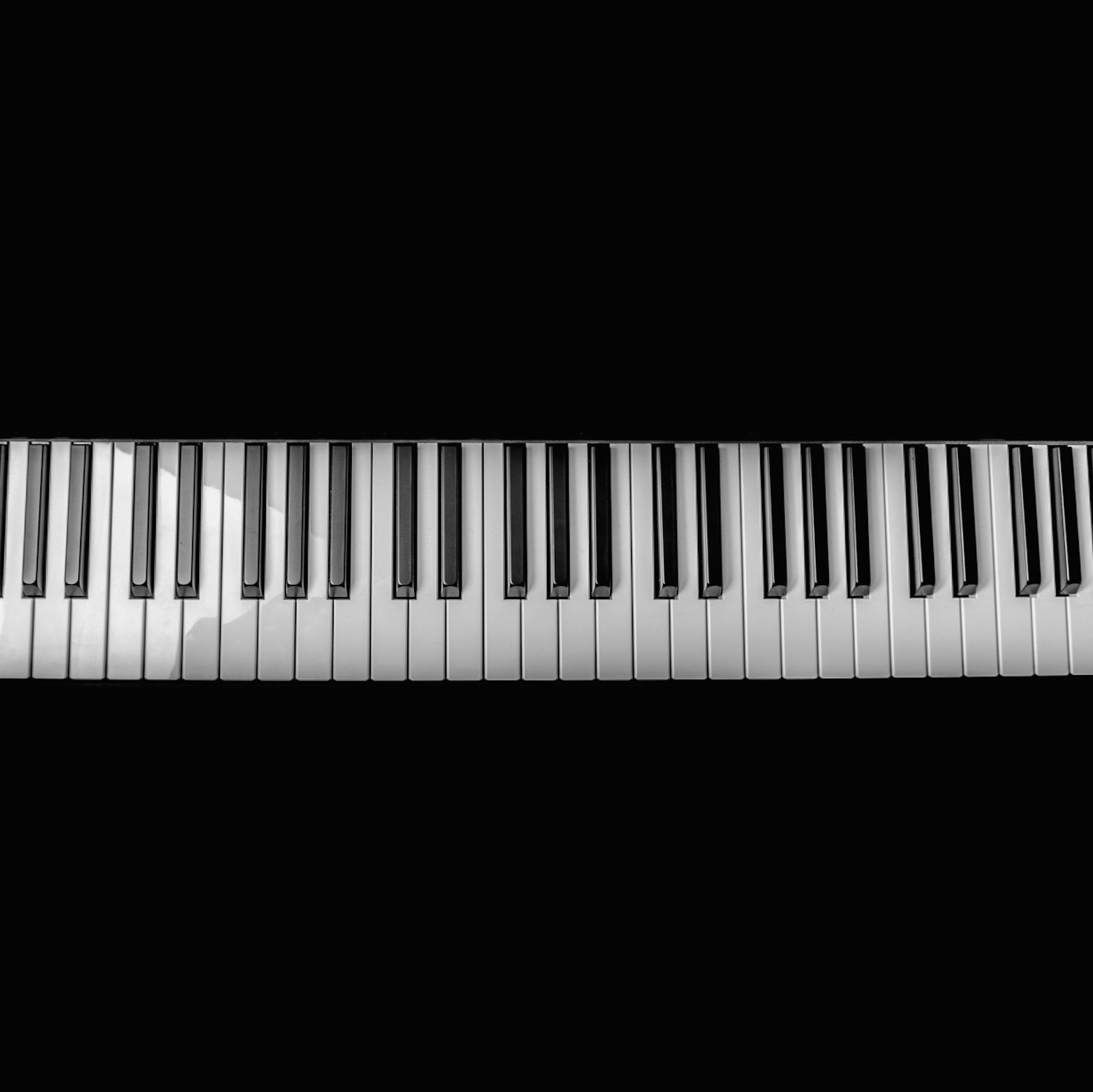 20 Essential Piano Songs - Loving and Romantic Piano Pieces for an Intimate Mood and Powerful Focus