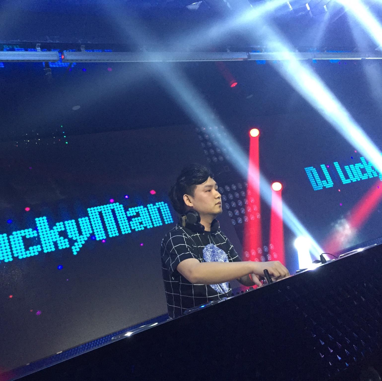 DJ Luckyman Live