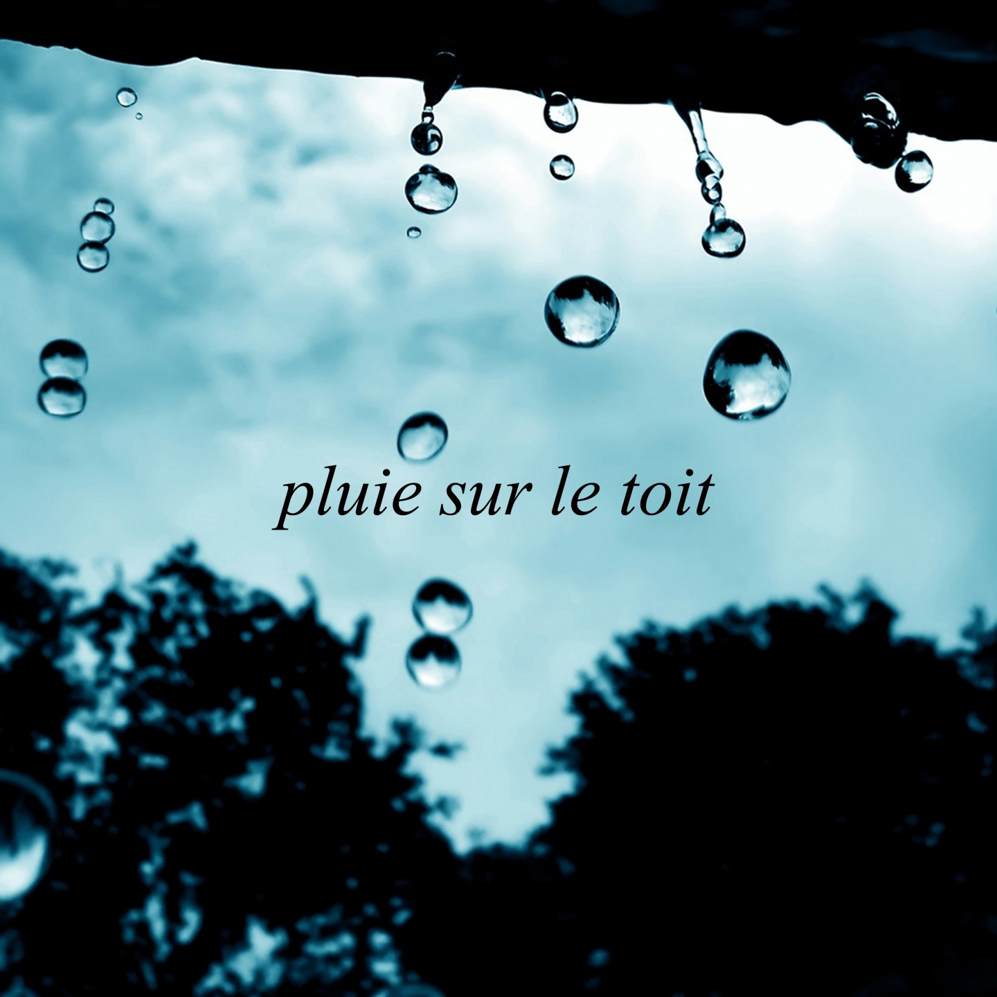 Pluie sur le toit